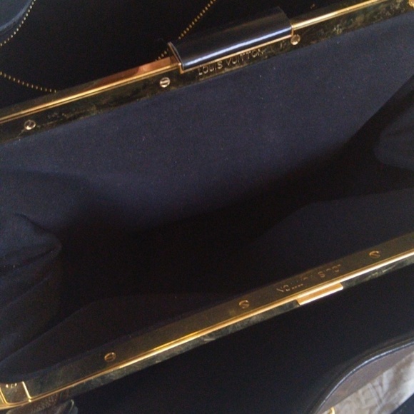 𝅺AUTHENTIC Louis Vuitton Handbag - Picture 6 of 17